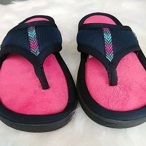 Isotoner women's sandals